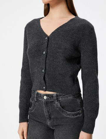 Koton Strickjacke in Grau