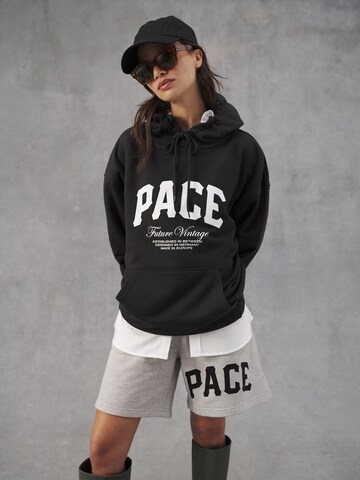 Pacemaker Hoodie 'Cem' (GOTS) in Schwarz