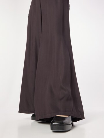 Line of Oslo Wide Leg Hose 'Henrix' in Schwarz