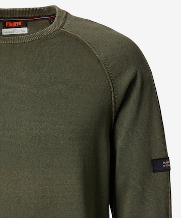 PIONEER Sweater in Green