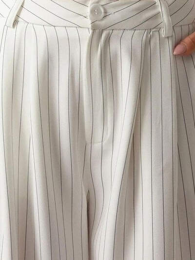 Pantaloni con pieghe Hiccup di colore nero / bianco, Visualizzazione prodotti