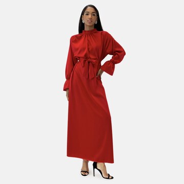 Elara Kleid 'Abaya' in Rot: Vorderseite
