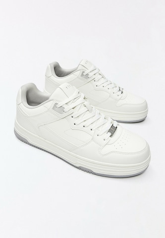 Bershka Sneaker in Weiß