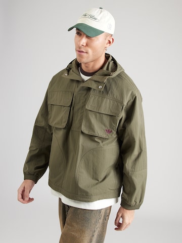 ADIDAS ORIGINALS Přechodná bunda 'BRITCORE' – zelená: přední strana