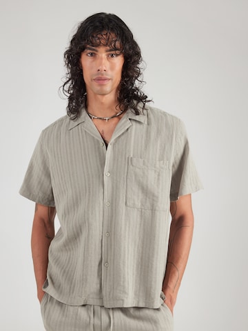 Only & Sons Comfort fit Button Up Shirt 'ONSVENTO' in Green: front