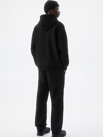 Pull&Bearregular Chino hlače - crna boja