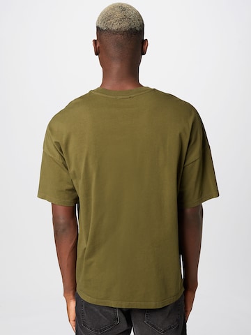 Tricou de la AMERICAN VINTAGE pe verde