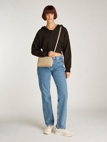 Calvin Klein Jeans - Mala de ombro em cinzento