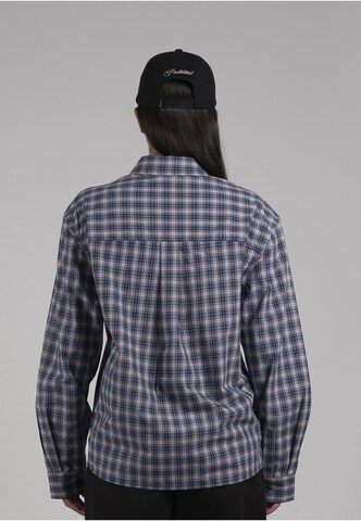 Regular fit Camicia di Prohibited in blu: dietro