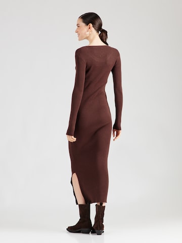 Robes en maille PIECES en marron