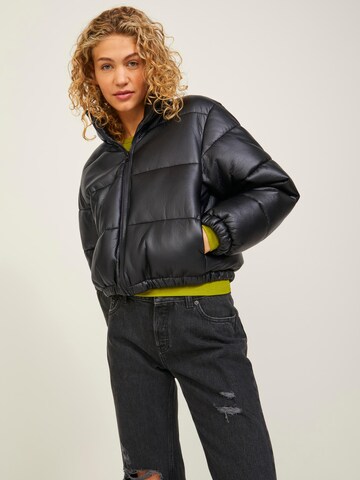 JJXX Between-Season Jacket 'Cline' in Black: front