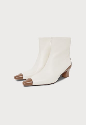 Bottines & Other Stories en blanc