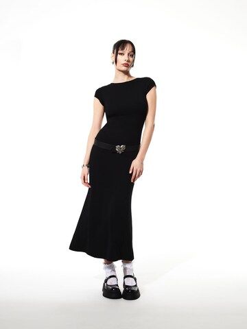 Rochie 'Heather' de la SHYX pe negru: față