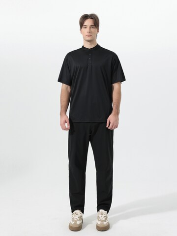 YOUTHUP Shirt 'Leibfrei' in Black