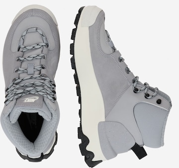 Nike Sportswear - Botines con cordones 'City Classic' en gris