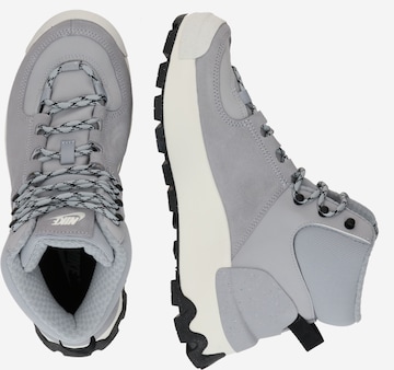 Bottines à lacets 'City Classic' Nike Sportswear en gris