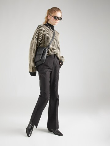 minus Flared Pleated Pants 'Dexa' in Black