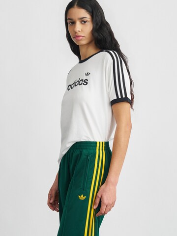 ADIDAS ORIGINALS Majica 'LINEAR' | bela barva: sprednja stran