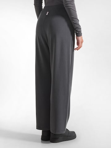 regular Pantaloni di DEHA in grigio