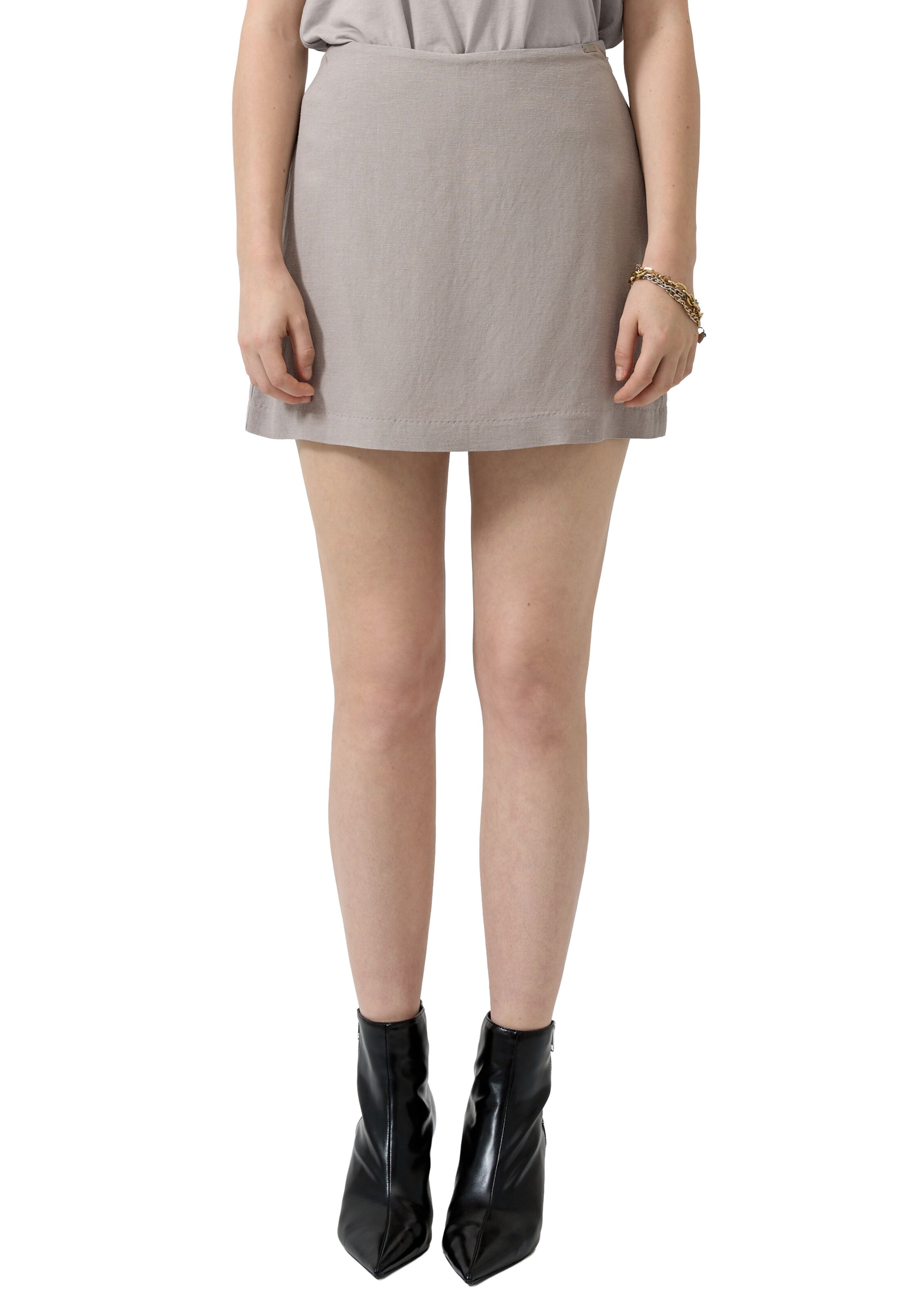 QS Skirt in Beige: front