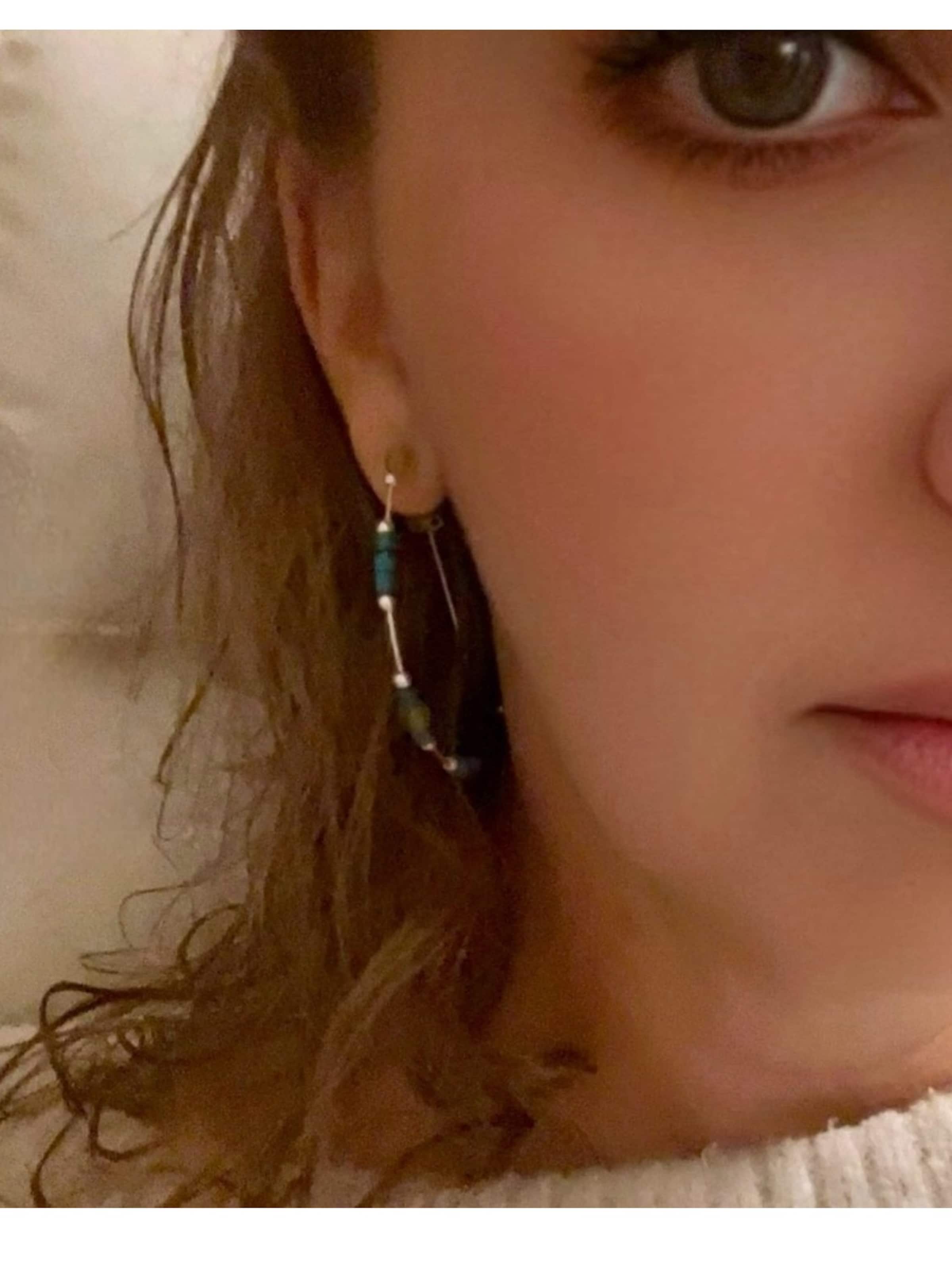 Orecchini 'Hoop earrings in 925 sterling silver with green crystal tones - Unique Silver' di Plata Única in argento