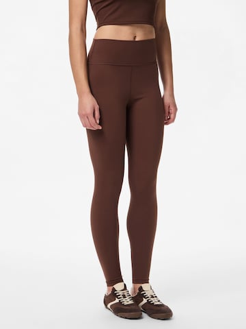 Regular Leggings PIECES en marron : devant