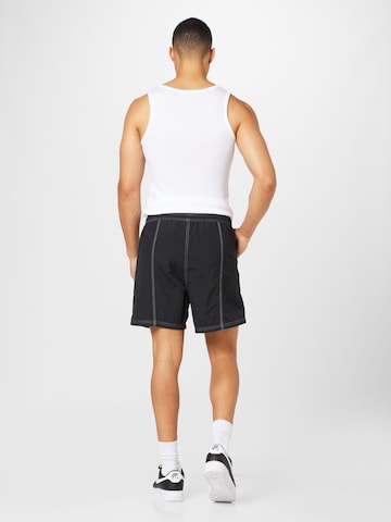 WEEKDAY Regular Shorts 'Fred' in Schwarz