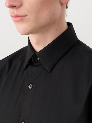 Calvin Klein Regular Fit Paita 'Essential' värissä musta