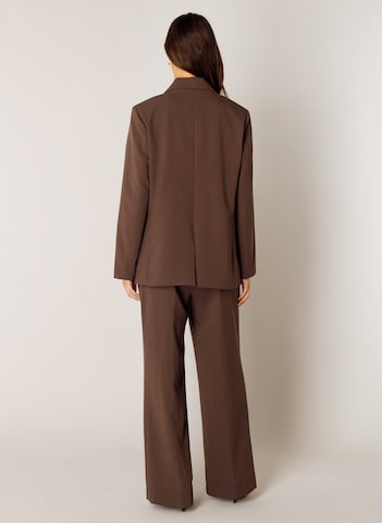 BASE LEVEL Blazer in Brown