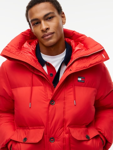 Tommy Jeans Winterjas in Rood