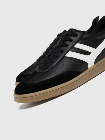 Pull&Bear Sneaker in Schwarz