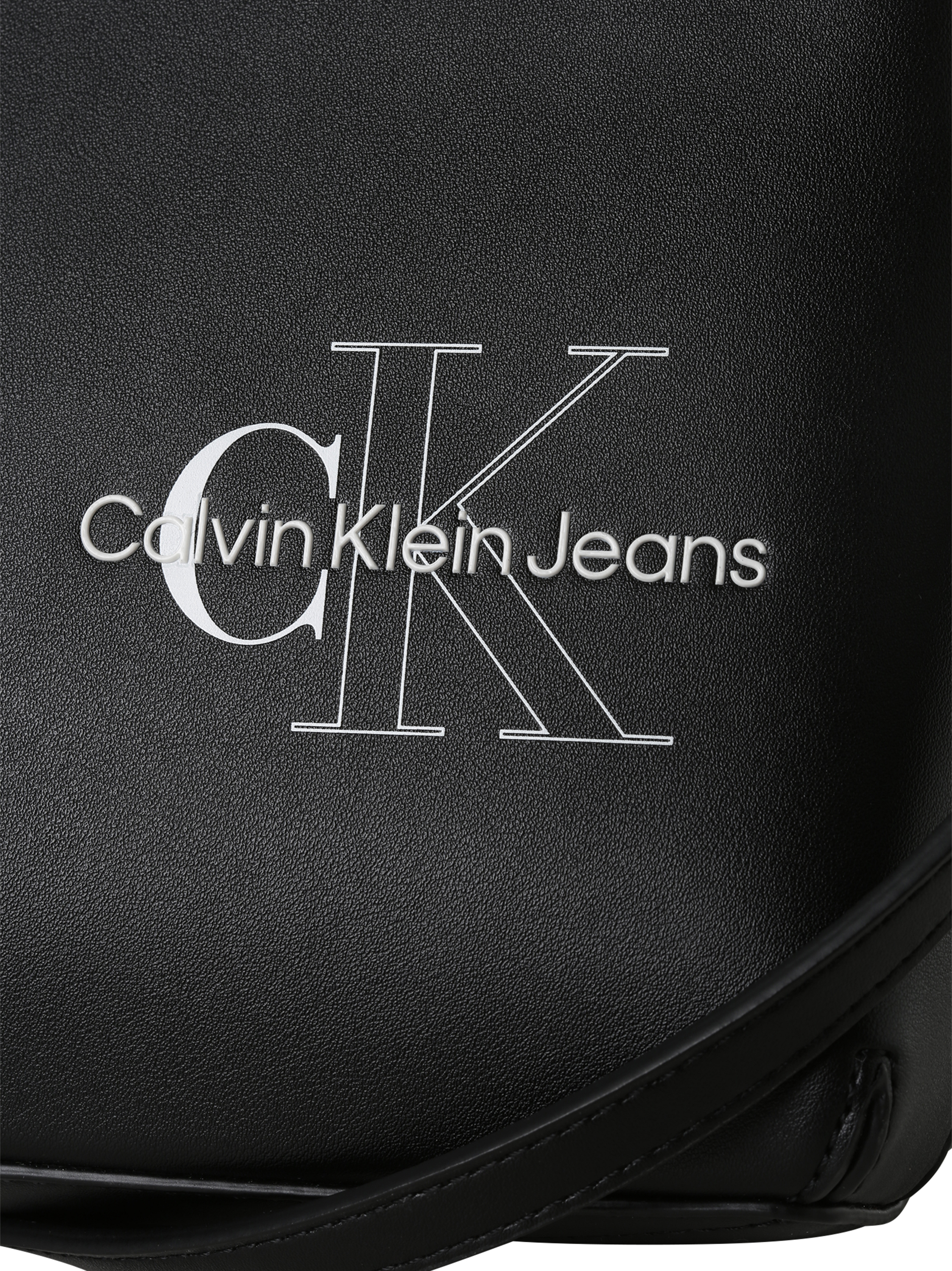 Calvin Klein Jeans Umhängetasche in Schwarz 