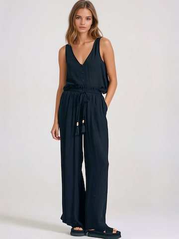 Funky Buddha Loose fit Trousers in Black: front