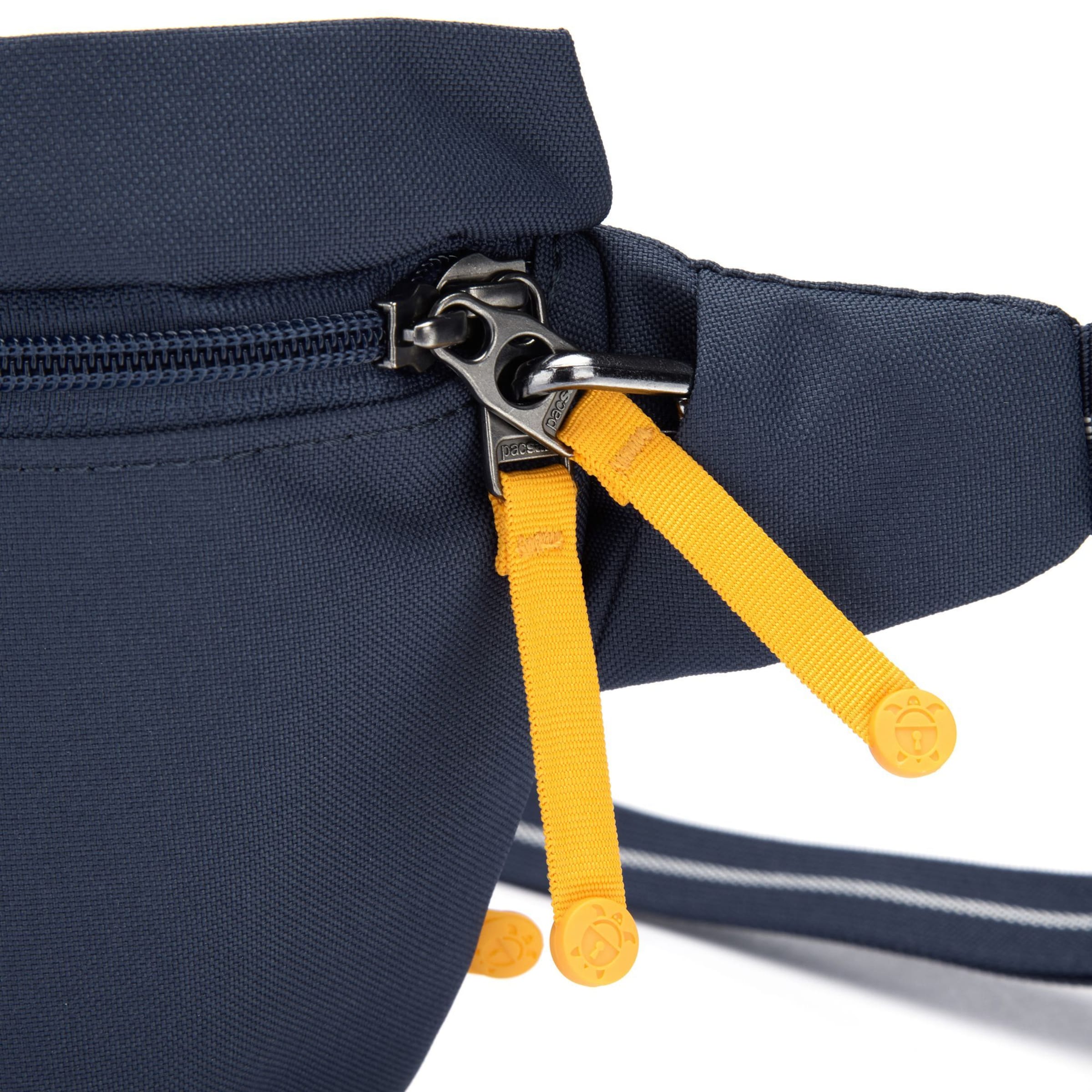 Pacsafe Belt bag 'Go' in Blue