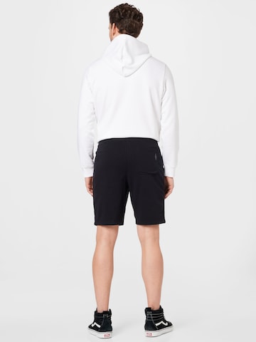 SKECHERS Regular Sportshorts in Schwarz