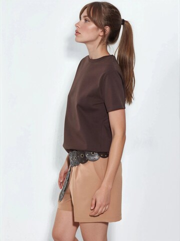 T-shirt Busem en marron
