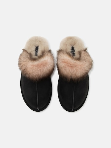 UGG Kapcie 'Scuffette' w kolorze czarny