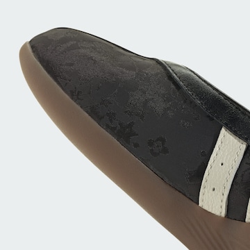 ADIDAS ORIGINALS Ballerina 'Taekwondo Mei' in Schwarz