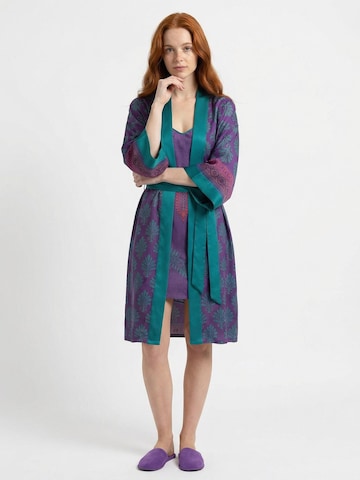 Shop Karey Kimono 'Emerald Bloom'‌‌‌‌‌‌‌‌ in Lila
