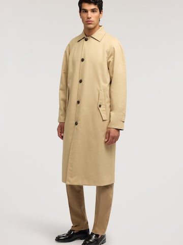 Cappotto invernale di Trussardi in beige