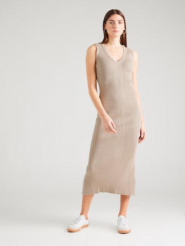 GUESS - Vestido de punto en beige: frente