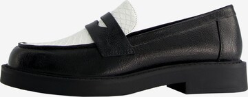 Bershka Moccasin in Black