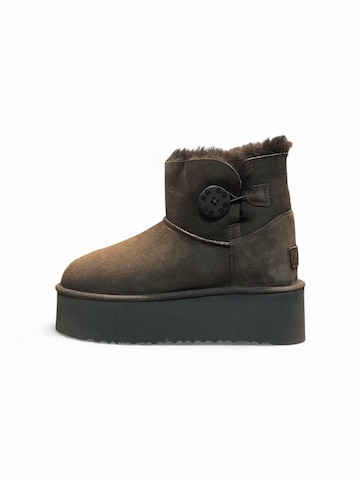 Begoria Boots in Brown: front