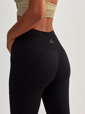 BeShaped Regular Sporthose 'Lift Me Up' in Schwarz