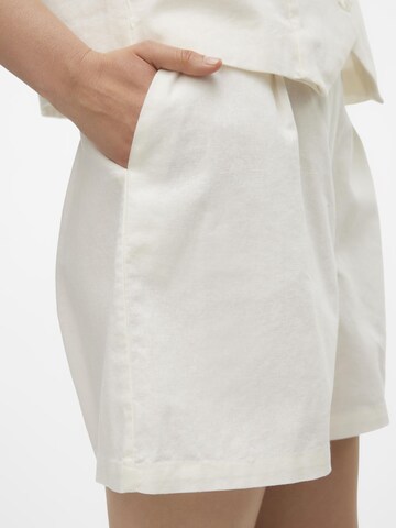 Loosefit Pantalon 'May' VERO MODA en blanc