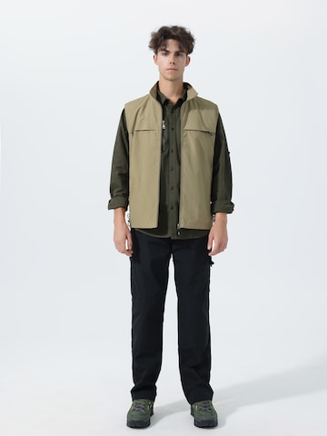 YOUTHUP Vest in Green