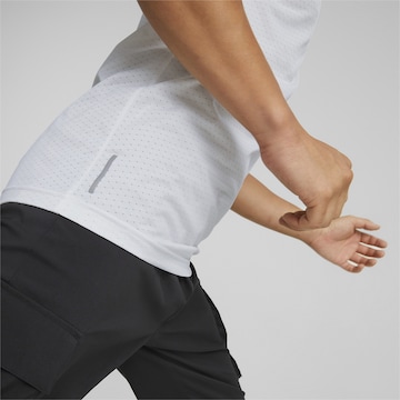 T-Shirt fonctionnel PUMA en blanc