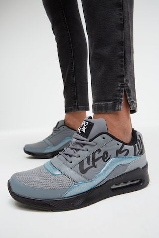 Soccx Air Cushion Sneaker in Grau: Vorderseite