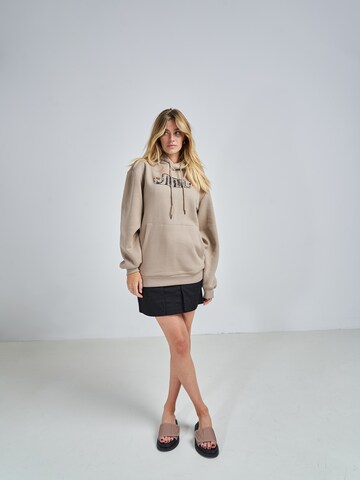 ABOUT YOU x Swalina&Linus Sweatshirt 'Ilja' in Beige