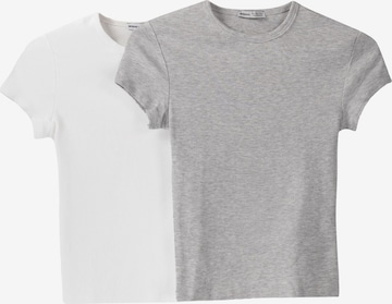 T-shirt Bershka en gris : devant